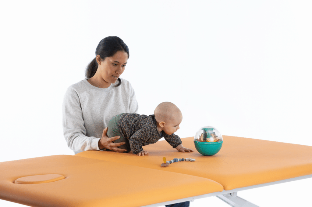 Table pédiatrique oscultation, table massage enfant, table massage ostéopathie Gymna Bo Bath 2